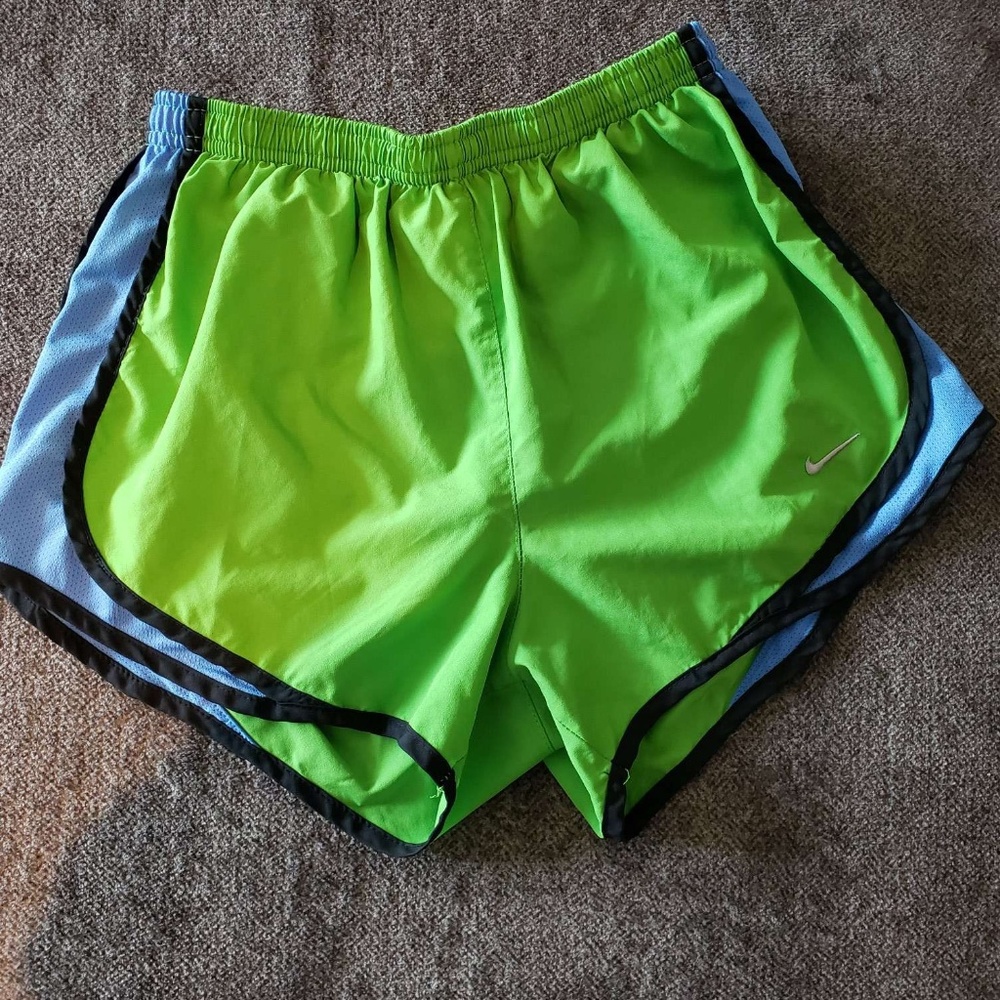 Nike Dry Fit Shorts Green - Women's Small